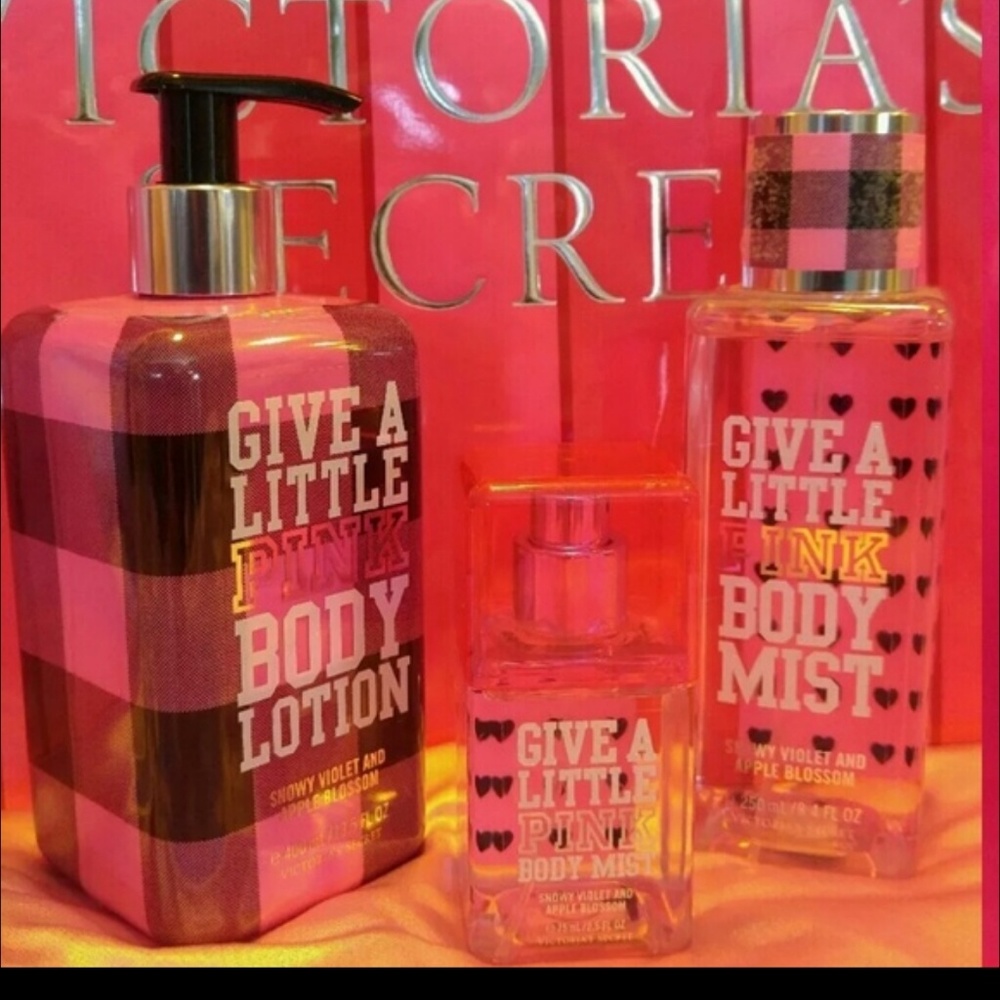 Relisted Victoria secret give a little pink set